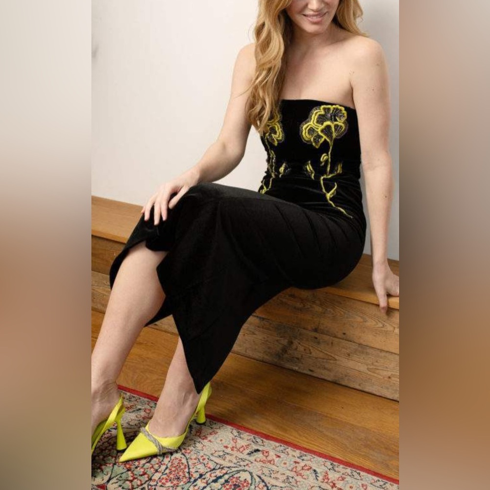 New! Hope and Ivy Black Velvet Embroidered “Ivy” Strapless Party Cocktail Dress